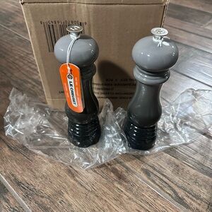 Le Creuset Gray and Black Salt Mills